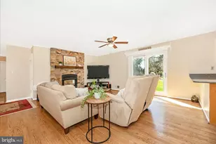 2726 Loch Haven Dr, Ijamsville, MD 21754 - Photo 2