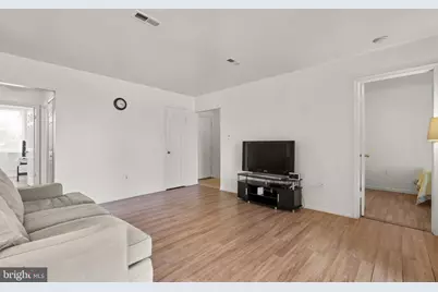 1401 Key Parkway #102, Frederick, MD 21702 - Photo 4