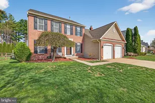 611 Hunting Ridge Dr, Frederick, MD 21703 - Photo 2