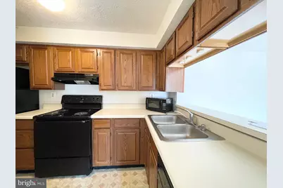 812 Stratford Way #J, Frederick, MD 21701 - Photo 6