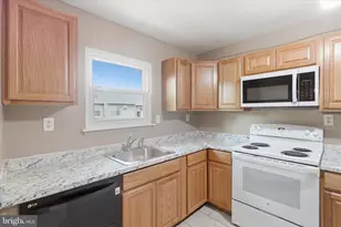 1090 E Thornhill Pl, Frederick, MD 21703 - Photo 14