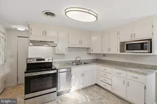 294 Pinoak Dr, Frederick, MD 21701 - Photo 8
