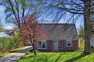 294 Pinoak Dr, Frederick, MD 21701 - Photo 2