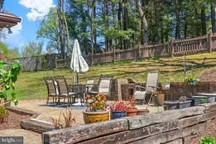 7914 Mount Pleasant Ct E, Walkersville, MD 21793 - Photo 4