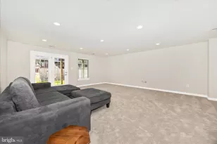 5812 Rochefort St, Ijamsville, MD 21754 - Photo 38