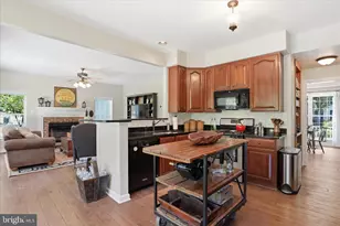 11206 Yardley Pl, Ijamsville, MD 21754 - Photo 12
