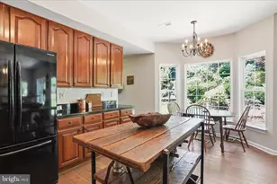 11206 Yardley Pl, Ijamsville, MD 21754 - Photo 10