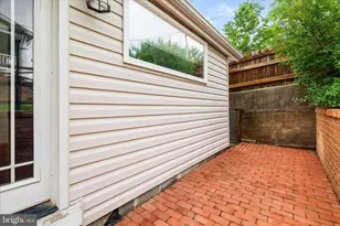 218 N Delaware Ave, Brunswick, MD 21716 - Photo 38
