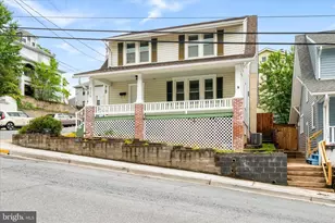 218 N Delaware Ave, Brunswick, MD 21716 - Photo 4