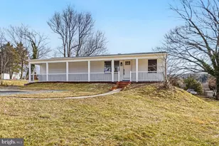5717 Shaw Dr, Frederick, MD 21704 - Photo 2