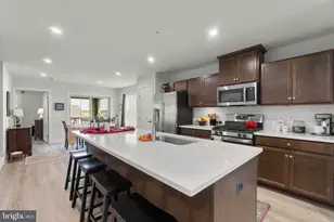 2472 Silver Leaf Dr, Frederick, MD 21702 - Photo 6