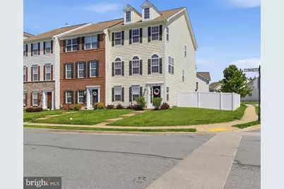 322 E Wainscot Drive, New Market, MD 21774 - Photo 2