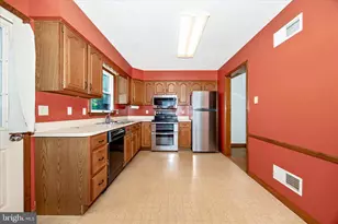 205 E G St, Brunswick, MD 21716 - Photo 12
