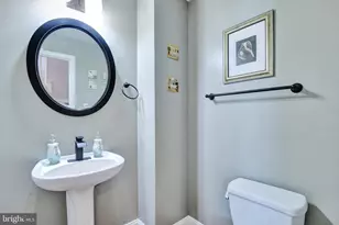 9678 Royal Crest Cir, Frederick, MD 21704 - Photo 16