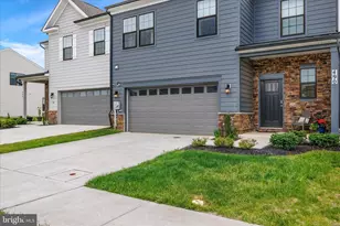 490 Herringbone Wy, Frederick, MD 21701 - Photo 2