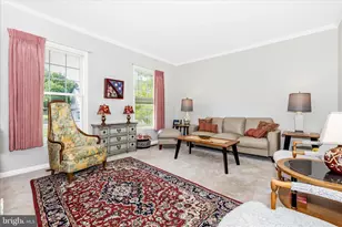 105 Crossing Pointe Ct, Frederick, MD 21702 - Photo 2