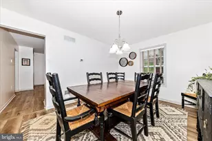 306 E D St, Brunswick, MD 21716 - Photo 8