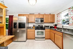 212 Wintergreen Ln, Brunswick, MD 21716 - Photo 2