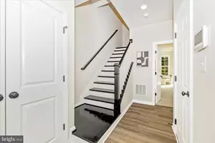 306 D Baughmans Ln, Frederick, MD 21702 - Photo 2