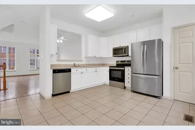 2495 Lakeside Drive, Frederick, MD 21702 - Photo 8