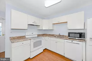 302 Manor Ct, Frederick, MD 21701 - Photo 10