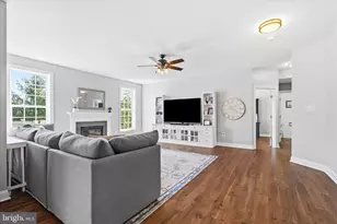 2258 W Greenleaf Dr, Frederick, MD 21702 - Photo 4