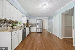 6396 Devonshire Ln, Frederick, MD 21703 - Photo 8