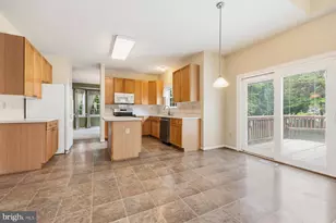 100 Crossing Pointe Ct, Frederick, MD 21702 - Photo 8