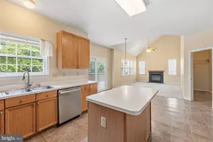 100 Crossing Pointe Ct, Frederick, MD 21702 - Photo 12