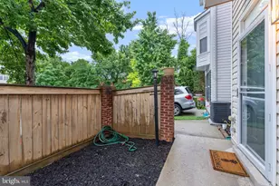 114 Featherstone Pl, Frederick, MD 21702 - Photo 8