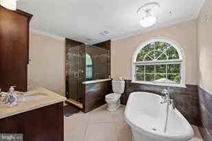 2425 Hunters Chase Ct, Frederick, MD 21702 - Photo 14