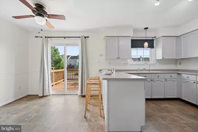 7115 Collinsworth Place, Frederick, MD 21703 - Photo 8