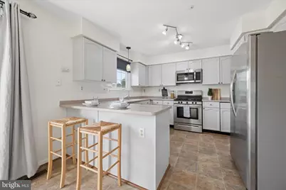 7115 Collinsworth Place, Frederick, MD 21703 - Photo 4