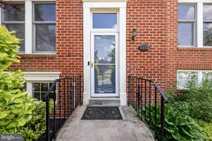 2412 Dunmore Ct, Frederick, MD 21702 - Photo 2