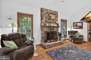 1137 Sugarloaf Mountain Rd, Dickerson, MD 20842 - Photo 16