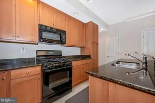 1816 Poolside Ln, Frederick, MD 21701 - Photo 8