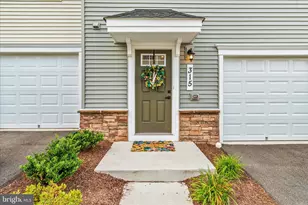 315 Pemberton Park Ln, Frederick, MD 21703 - Photo 2