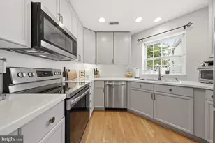 2506 Coach House Way, Frederick, MD 21702 - Photo 16