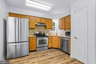 9245 Ridgefield Cir, Frederick, MD 21701 - Photo 10