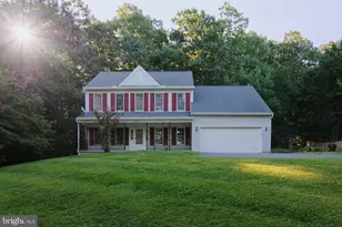 14903 Chelsea Cir, Mount Airy, MD 21771 - Photo 2