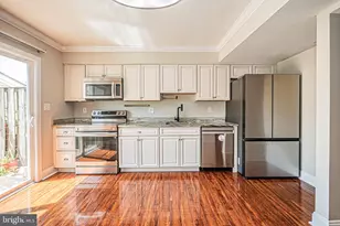 532 Essex Pl, Frederick, MD 21703 - Photo 8