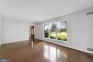6911 Summerswood Dr, Frederick, MD 21702 - Photo 4