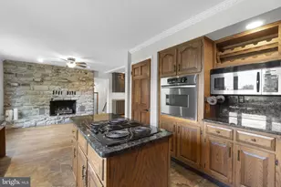 6911 Summerswood Dr, Frederick, MD 21702 - Photo 10