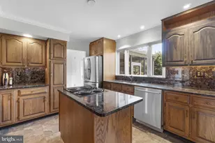 6911 Summerswood Dr, Frederick, MD 21702 - Photo 8