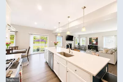 711 Canal Town Street, Brunswick, MD 21716 - Photo 6