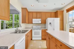 1942 Crossing Stone Ct, Frederick, MD 21702 - Photo 10