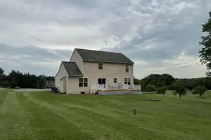 3826 Roundtree Rd, Jefferson, MD 21755 - Photo 2
