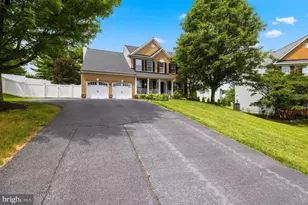 4002 Wedge Ct, Mount Airy, MD 21771 - Photo 2