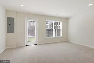 6082 Forum Sq, Frederick, MD 21703 - Photo 6