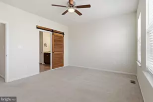 6082 Forum Sq, Frederick, MD 21703 - Photo 32
